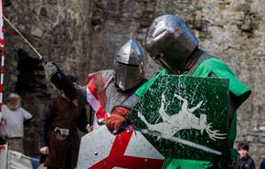 Two Ardudwy knights fighting at an event